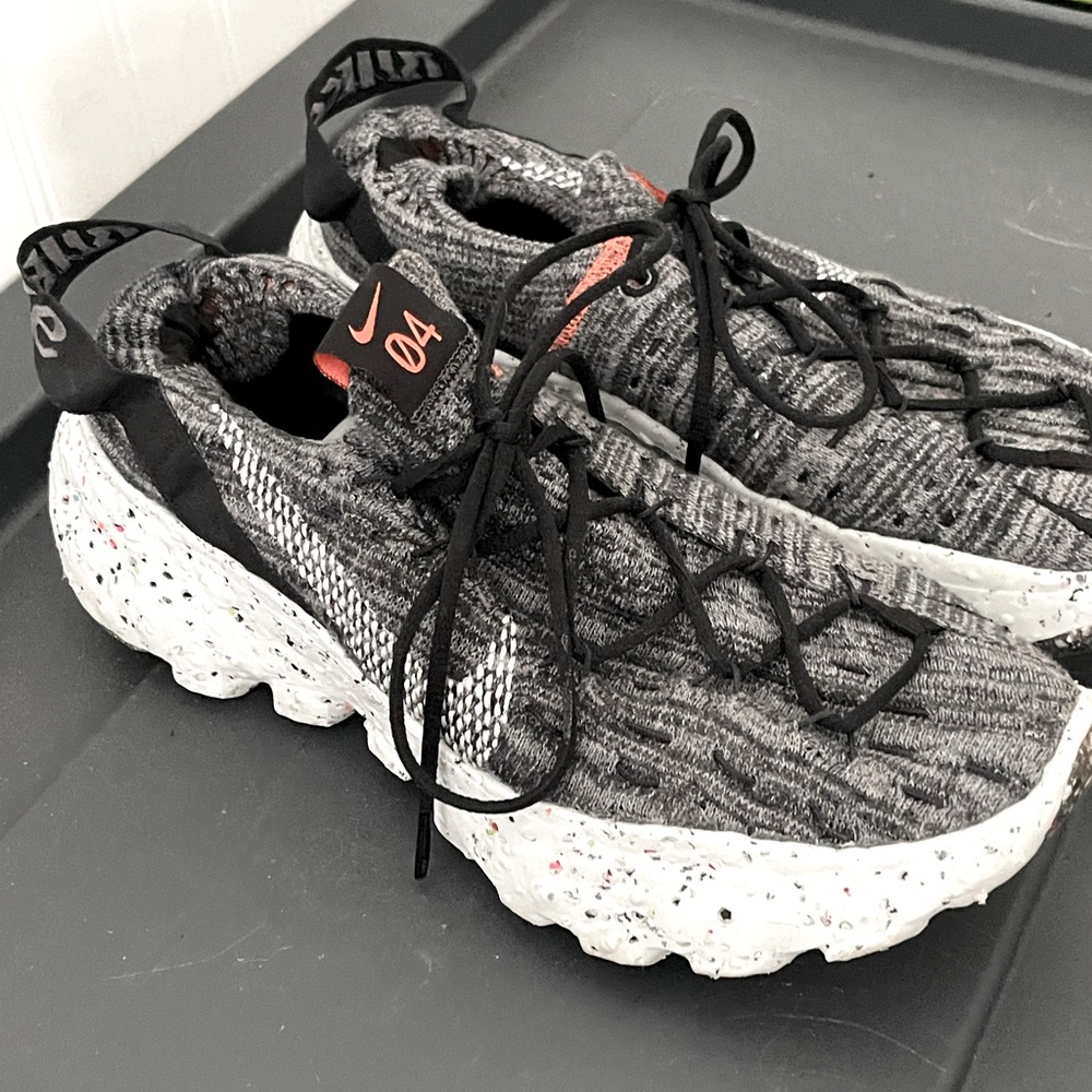 Nike Space Hippie 04